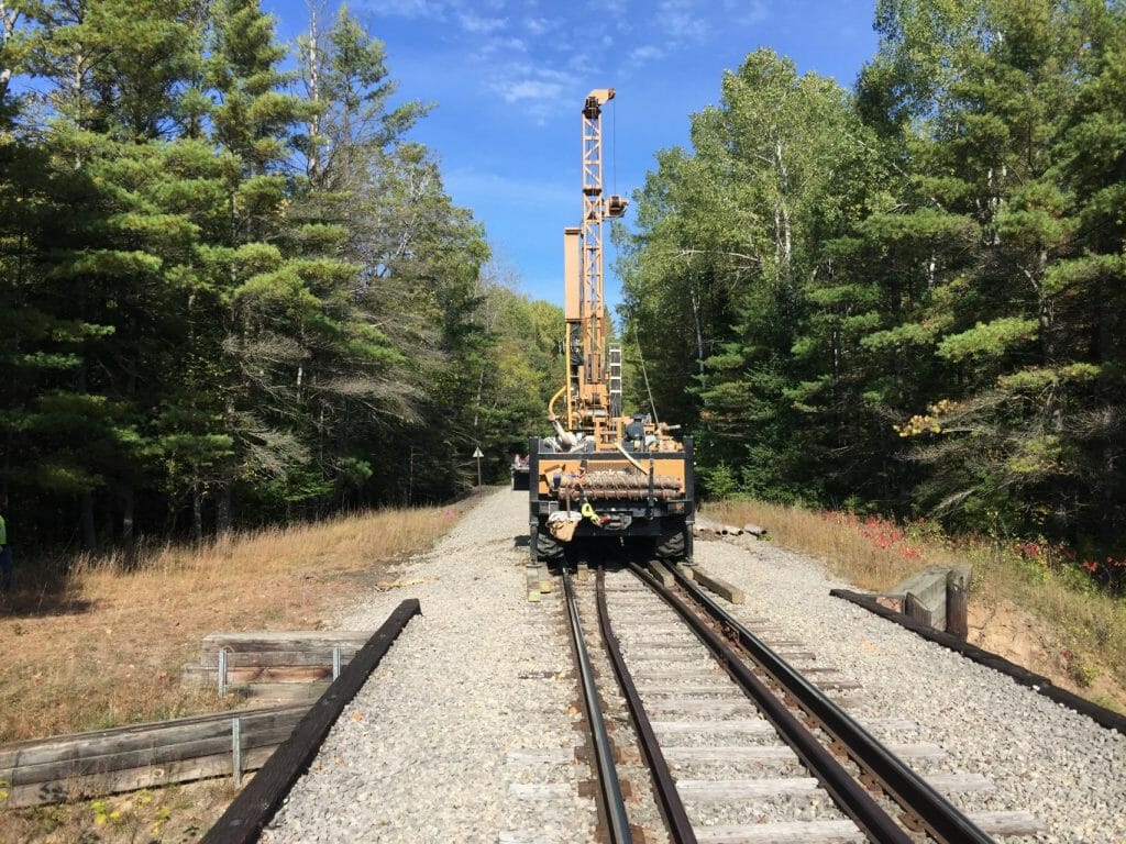 getotechnical drilling equipment on train tracks
